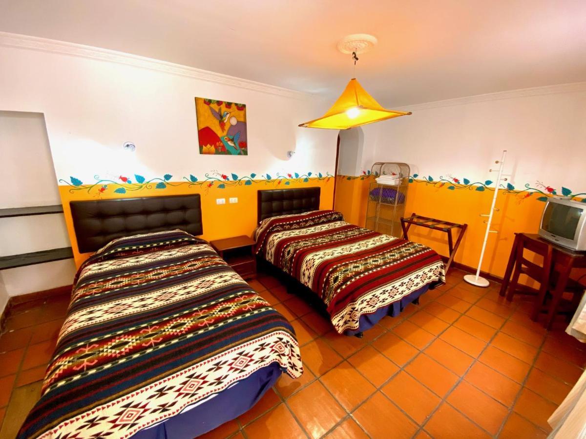 Hostal Riviera Sucre Otavalo Luaran gambar